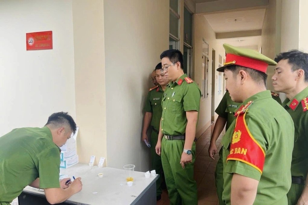 Rà soát ma túy tại các nhà trọ ở phường đông dân nhất TPHCM - 2