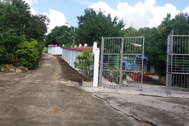 Việc tháo dỡ biệt phủ của đại gia vàng khó xong đúng hạn