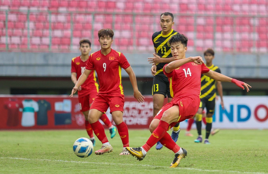 Trận thua Malaysia là bài học nhớ đời với các cầu thủ U19 Việt Nam - 1 Trận thua Malaysia là bài học nhớ đời với các cầu thủ U19 Việt Nam - 1