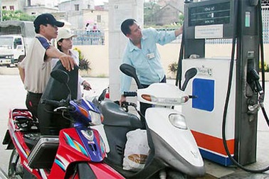 Giá xăng dầu không được tăng quá 500 đồng/lít/lần