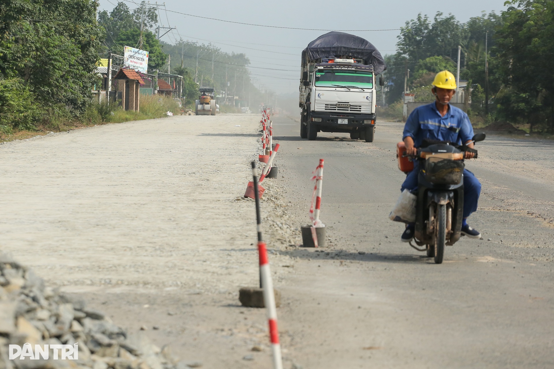 Đường 1.500 tỷ ở Tây Ninh nhộn nhịp thi công sau nhiều tháng “đắp chiếu” - 5 Đường 1.500 tỷ ở Tây Ninh nhộn nhịp thi công sau nhiều tháng “đắp chiếu” - 5