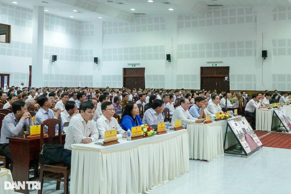 Chủ tịch Quốc hội: Sửa luật, người dân được khám bảo hiểm tại trạm y tế