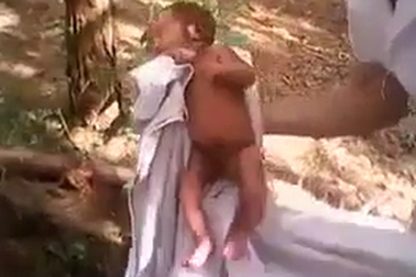 Clip “thót tim giải cứu em bé bị chôn sống” nổi bật nhất Internet tuần qua