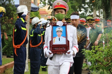 "Em yên tâm an nghỉ, gia đình rất tự hào về em!"