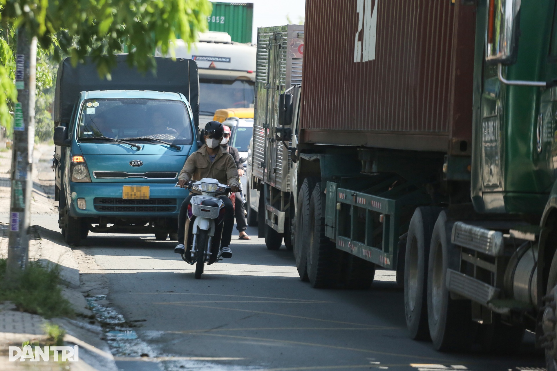 Đường huyết mạch nối TPHCM - Tây Ninh tê liệt vì kẹt xe triền miên - 4 Đường huyết mạch nối TPHCM - Tây Ninh tê liệt vì kẹt xe triền miên - 4