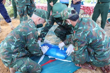 Cất bốc hài cốt liệt sĩ tại khu vực từng là nghĩa trang chôn cất tập trung