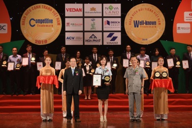 Thuốc ho Nam Dược vinh dự nhận giải thưởng nhãn hiệu nổi tiếng Việt Nam 2019