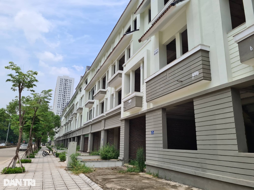 Đu đỉnh sốt đất, vay 8 tỷ đồng mua nhà liền kề, bán lỗ gần nửa vốn - 1 Đu đỉnh sốt đất, vay 8 tỷ đồng mua nhà liền kề, bán lỗ gần nửa vốn - 1