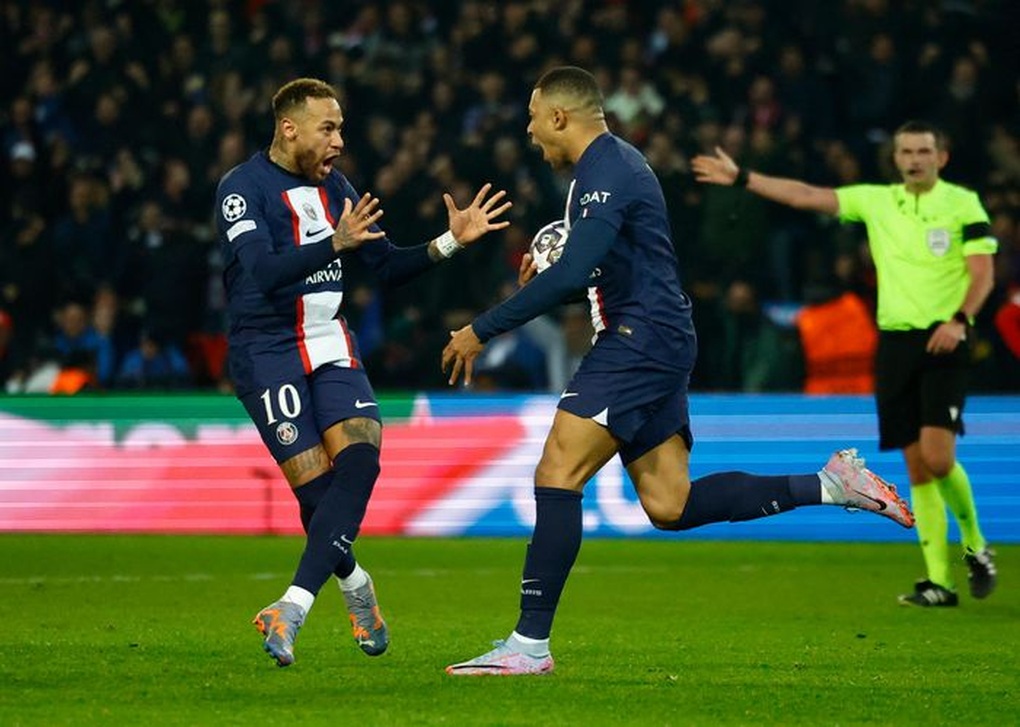 Phản ứng bất ngờ của Mbappe khi bị từ chối bàn thắng - 2