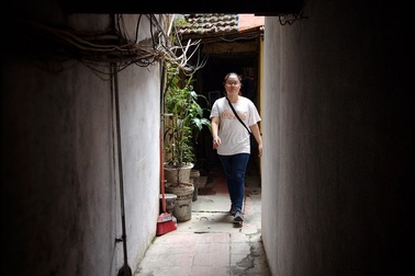 Chuyện bi - hài trong những con ngõ "ngày cũng như đêm" ở Hà Nội