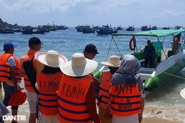 Bình Định siết hoạt động đường thủy sau vụ lật ca nô ở biển Cửa Đại