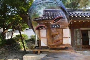 Cô gái "tàng hình" - Đỉnh cao nghệ thuật vẽ trên cơ thể