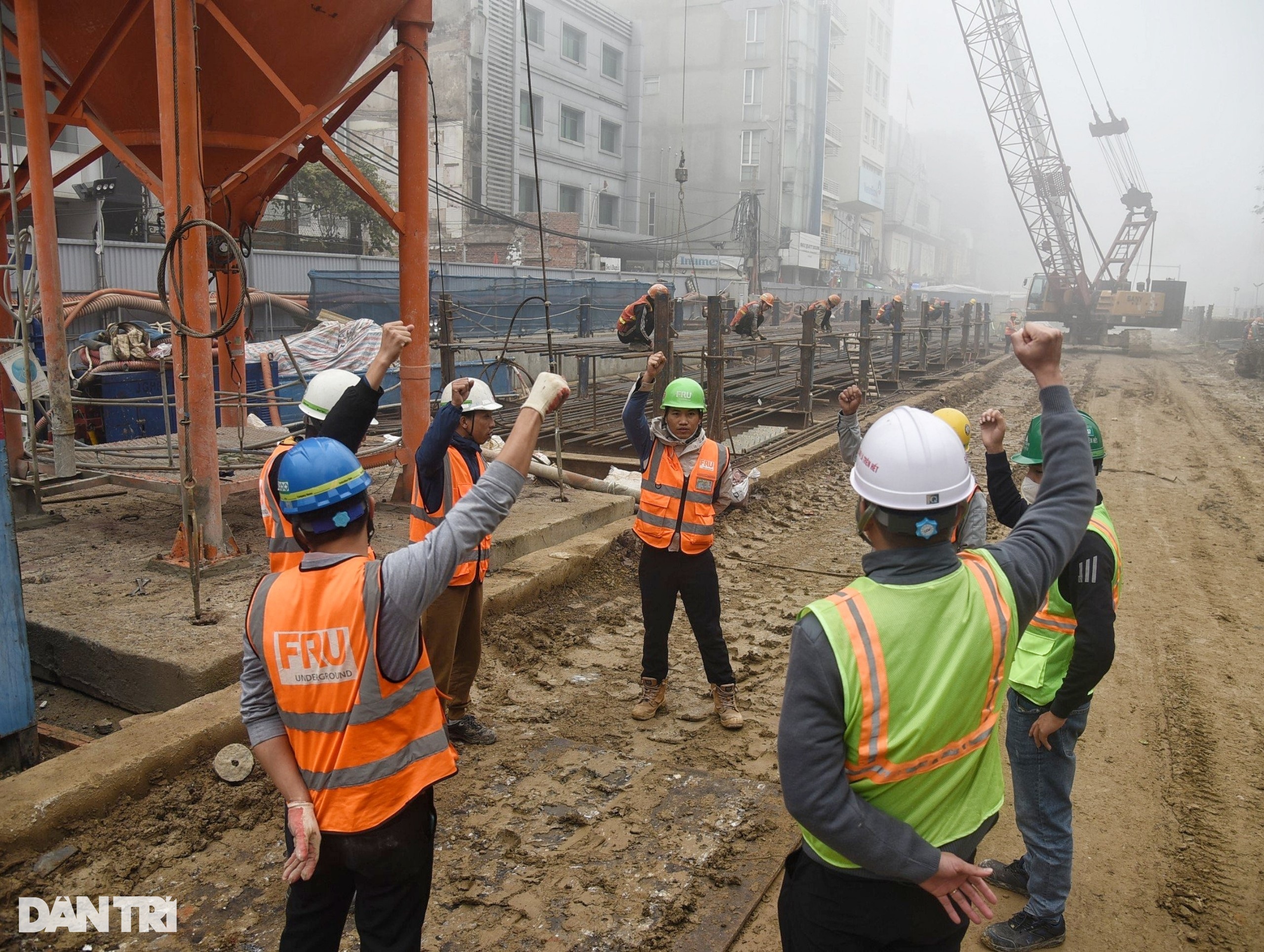 Mâm cúng ông Công đặc biệt trên công trường metro Nhổn - Ga Hà Nội - 1