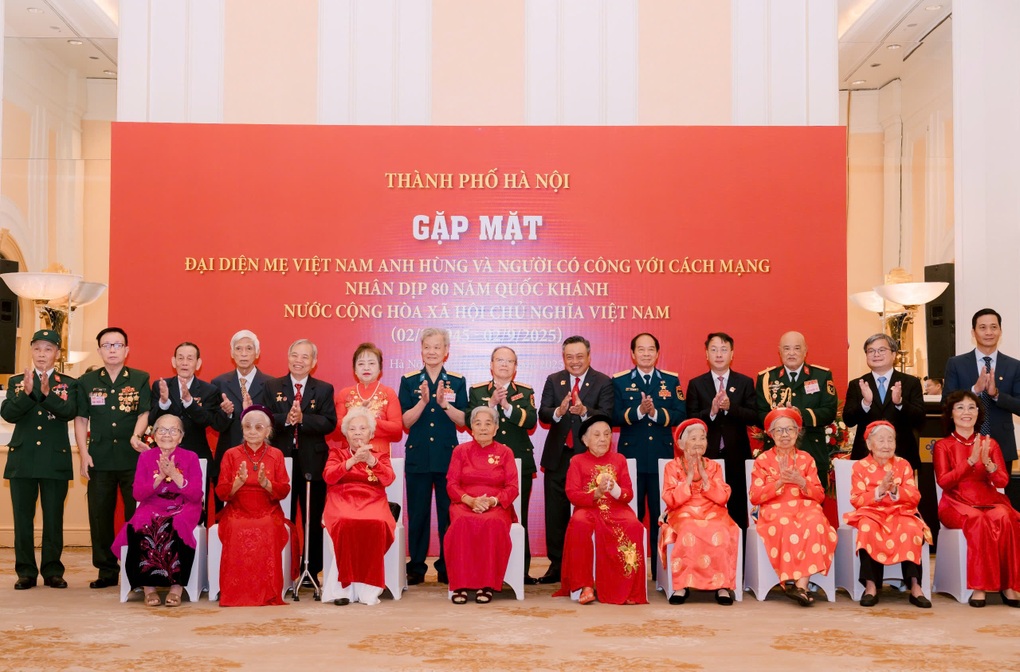 Hà Nội gặp mặt, tri ân Mẹ Việt Nam Anh hùng, người có công với cách mạng - 3 Hà Nội gặp mặt, tri ân Mẹ Việt Nam Anh hùng, người có công với cách mạng - 3
