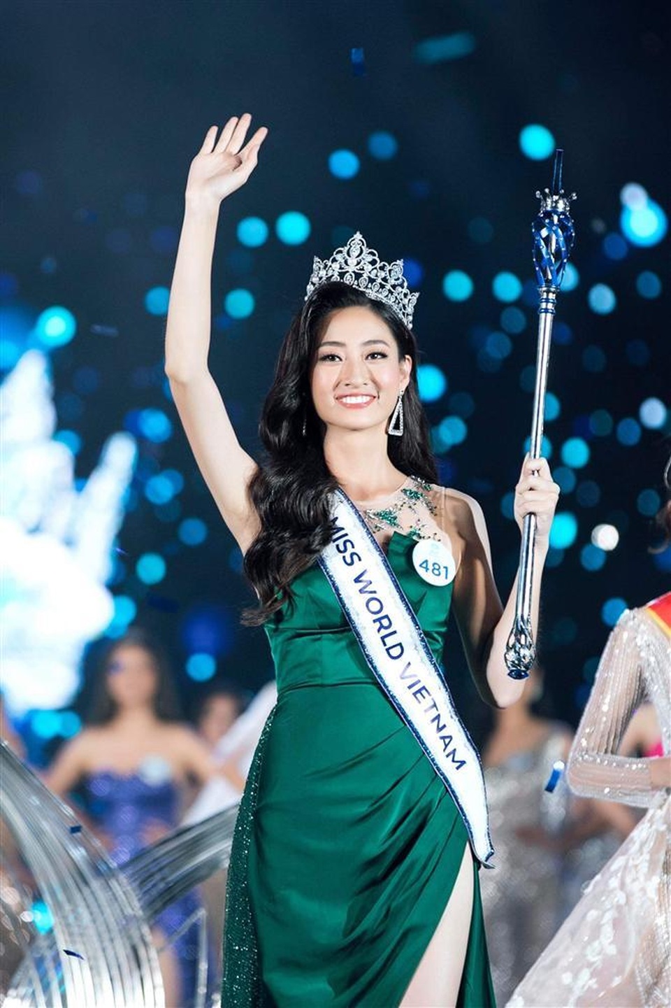 Thời ngố tàu của những mỹ nhân quyến rũ làm rạng danh nhan sắc Việt - 19 Thời ngố tàu của những mỹ nhân quyến rũ làm rạng danh nhan sắc Việt - 19