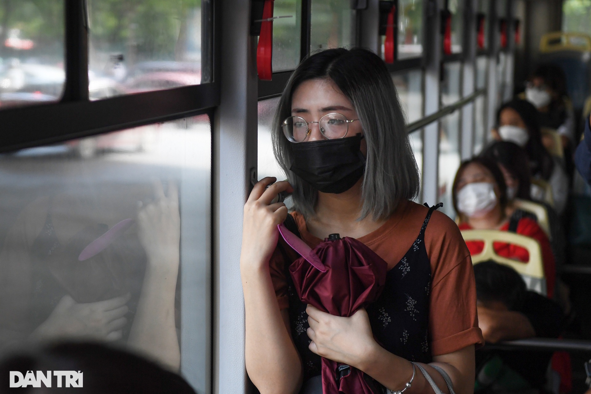 BRT sau 6 năm hoạt động: Đói khách, bị các phương tiện khác chèn ép - 18 BRT sau 6 năm hoạt động: Đói khách, bị các phương tiện khác chèn ép - 18