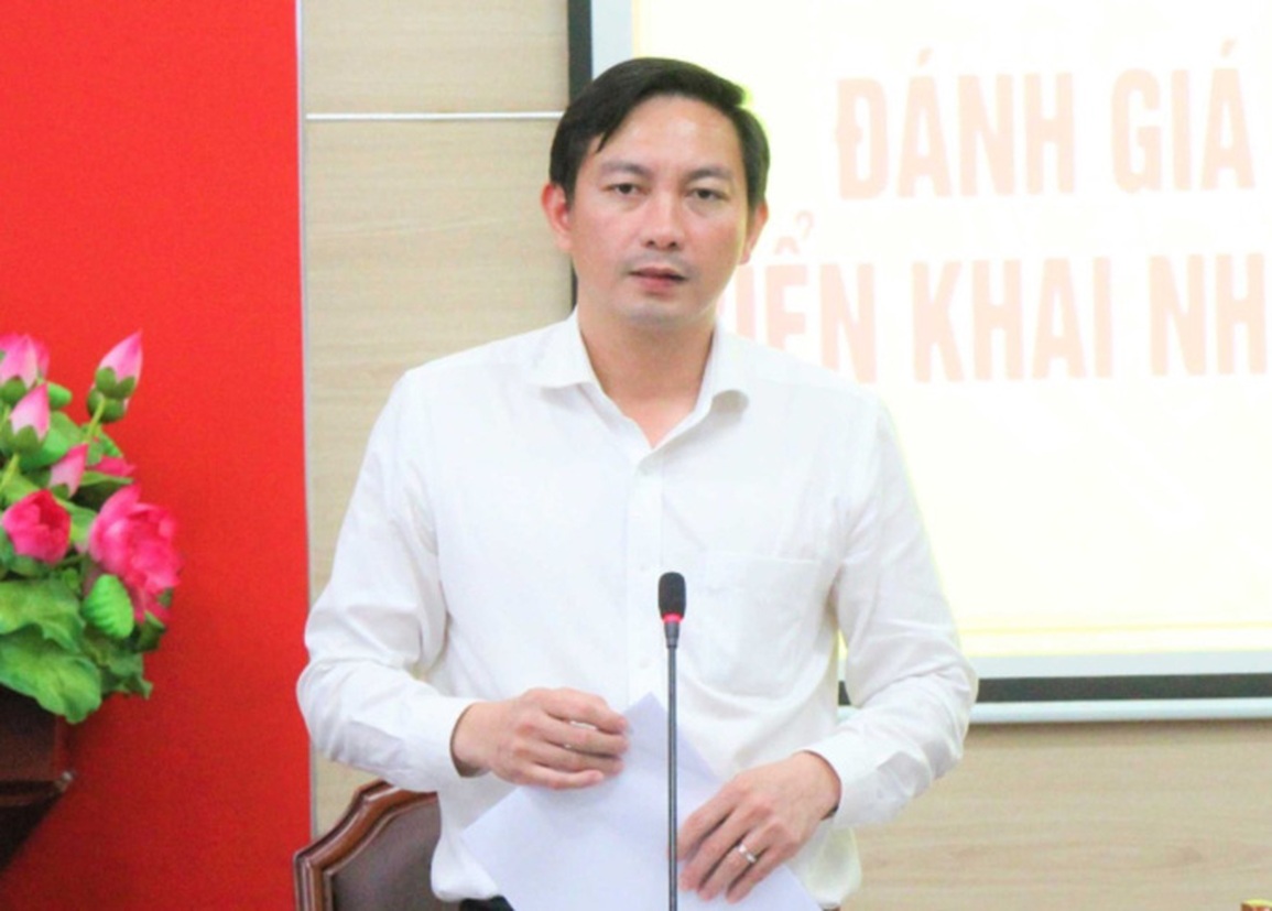 Khai trừ Đảng Bí thư huyện Cô Tô quan hệ bất chính với nhân viên - 2 Khai trừ Đảng Bí thư huyện Cô Tô quan hệ bất chính với nhân viên - 2