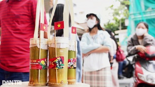 6 quán cà phê rợp cờ đỏ sao vàng ở TPHCM, khách rần rần check-in dịp 30/4 - 3