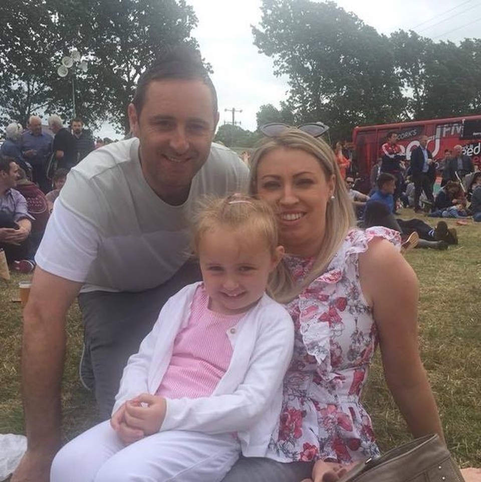 Bé gái 5 tuổi nhanh trí cứu sống mẹ mình nhờ một cuộc gọi video - 1