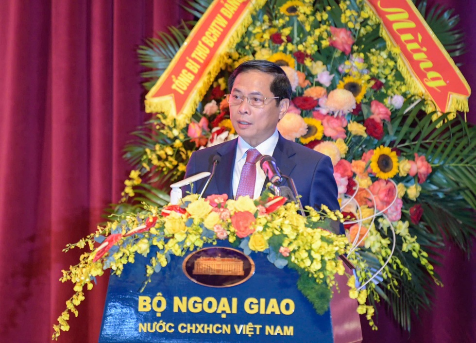 Tổng Bí thư trao danh hiệu Anh hùng Lao động tặng bà Nguyễn Thị Bình - 3 Tổng Bí thư trao danh hiệu Anh hùng Lao động tặng bà Nguyễn Thị Bình - 3