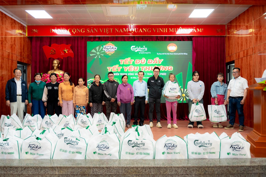 Carlsberg Việt Nam trao 7.500 phần quà Tết đến người dân miền Trung - 1 Carlsberg Việt Nam trao 7.500 phần quà Tết đến người dân miền Trung - 1