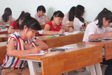 ĐH Kỹ thuật Công nghệ TPHCM, ĐH Văn Hiến lấy điểm chuẩn bằng điểm sàn