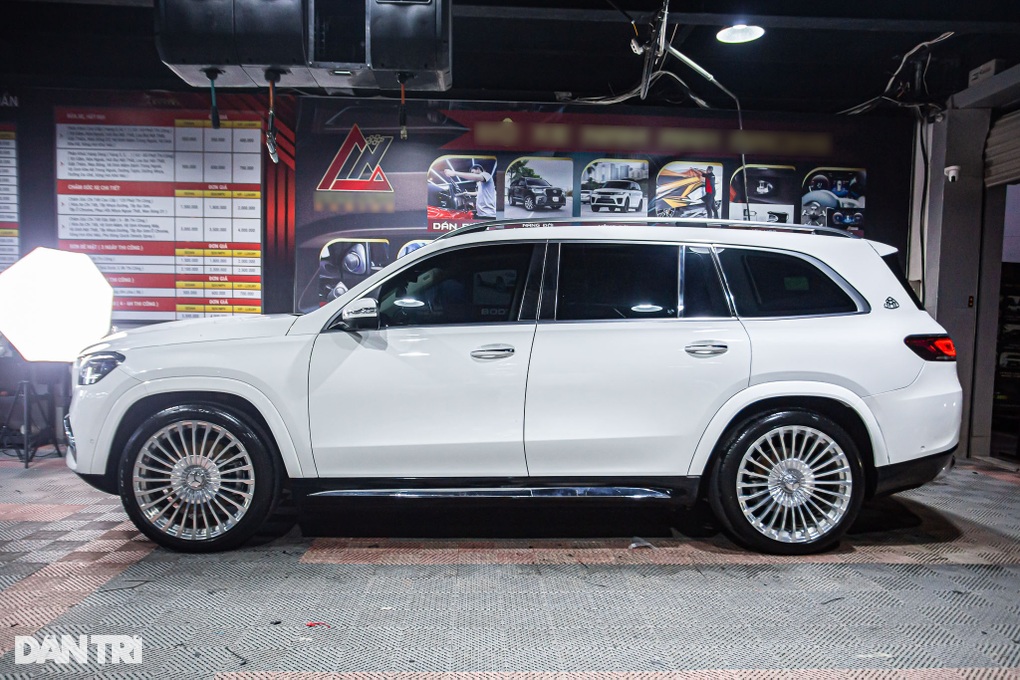 Mua Mercedes hơn 5 tỷ đồng, chủ xe chi thêm 800 triệu đồng độ Maybach - 6 Mua Mercedes hơn 5 tỷ đồng, chủ xe chi thêm 800 triệu đồng độ Maybach - 6