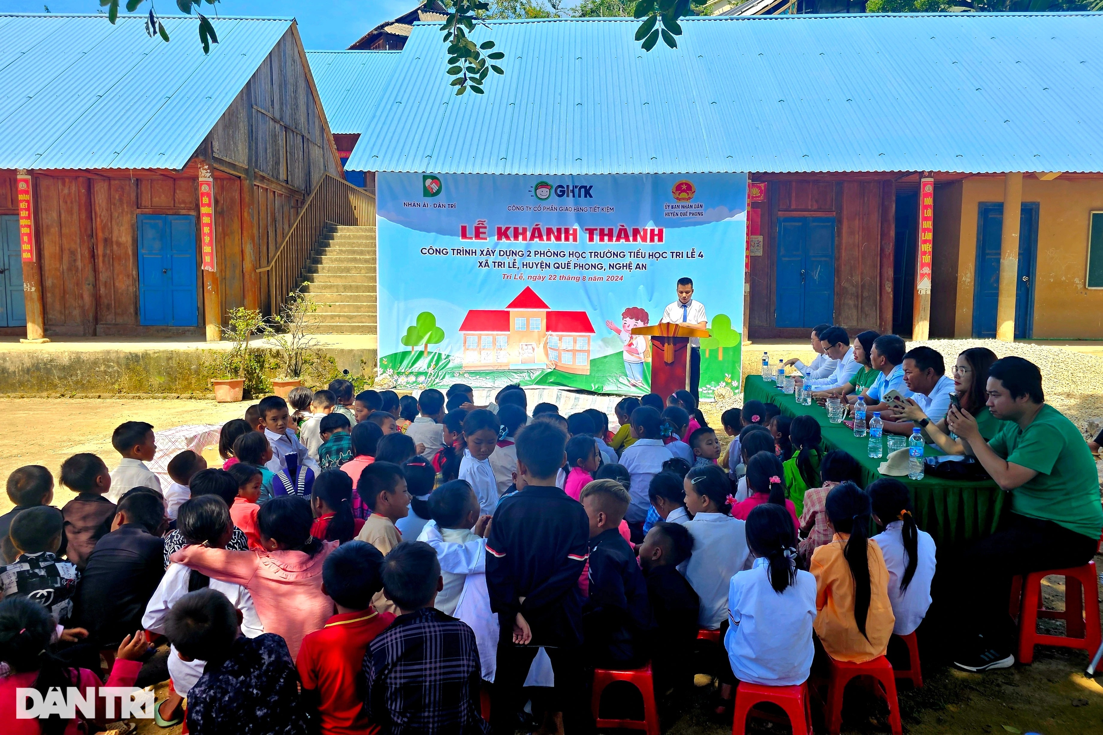 View - Khánh thành 2 phòng học Dân trí ở điểm trường được mệnh danh "nhiều không" | Báo Dân trí