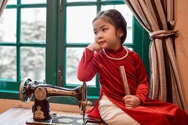 "Cô Ba Gài Gòn" phiên bản nhí xinh xắn, đáng yêu