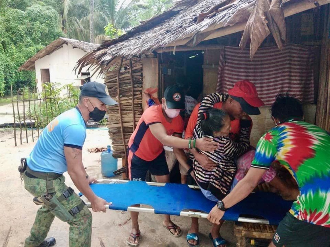 Bão Rai mạnh như quái vật đổ bộ Philippines, 90.000 dân cấp tập di tản - 1 Bão Rai mạnh như quái vật đổ bộ Philippines, 90.000 dân cấp tập di tản - 1