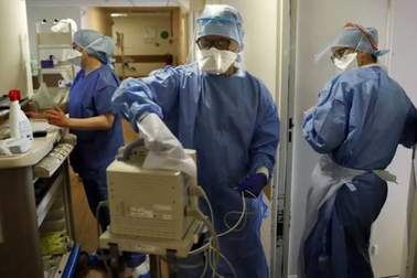 Hơn 10.000 người chết vì Covid-19 tại Pháp