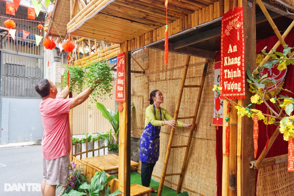 Bỏ tiền túi gần 20 triệu dựng nhà gỗ 2 tầng để cả xóm check-in ngày Tết - 2 Bỏ tiền túi gần 20 triệu dựng nhà gỗ 2 tầng để cả xóm check-in ngày Tết - 2