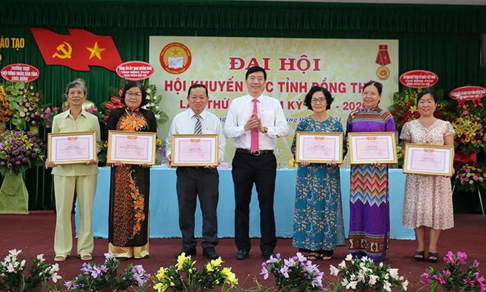 Đồng Tháp: Bà Nguyễn Thị Nhàn tái đắc cử Chủ tịch Hội Khuyến học tỉnh - 2 Đồng Tháp: Bà Nguyễn Thị Nhàn tái đắc cử Chủ tịch Hội Khuyến học tỉnh - 2
