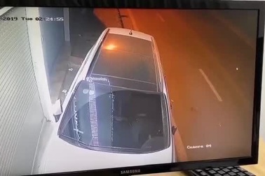 Bi hài cuộc chiến chủ xe với bọn trộm gương ô tô (Nguồn: Hiệp hội bơm vá)