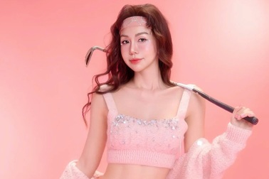 MC Hải Anh hóa "nàng kẹo ngọt" chào đón Giáng sinh