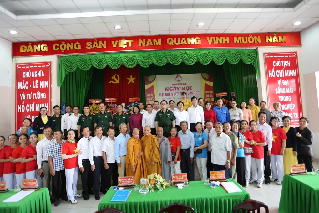 Đại tướng Nguyễn Trọng Nghĩa dự Ngày hội Đại đoàn kết tại Tây Ninh - 2 Đại tướng Nguyễn Trọng Nghĩa dự Ngày hội Đại đoàn kết tại Tây Ninh - 2