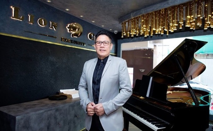 Chân dung Harry Ang, chủ thương hiệu Lion City và Ok-lah vốn nổi tiếng với phương châm “kinh doanh vì khách hàng”.