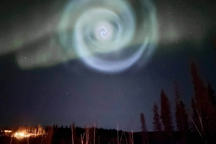 Giải mã xoắn ốc hình thiên hà xuất hiện trên bầu trời nước Mỹ