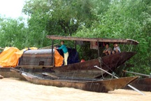 Lũ lịch sử trở lại, gần 20.000 hộ dân chìm trong nước