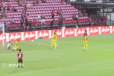 Văn Lâm giữ sạch lưới, Muangthong United giành chiến thắng quý giá