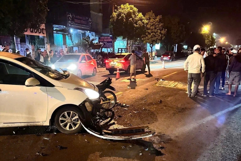 Va chạm với ô tô, 2 nam thanh niên đi xe máy tử vong - 1 Va chạm với ô tô, 2 nam thanh niên đi xe máy tử vong - 1