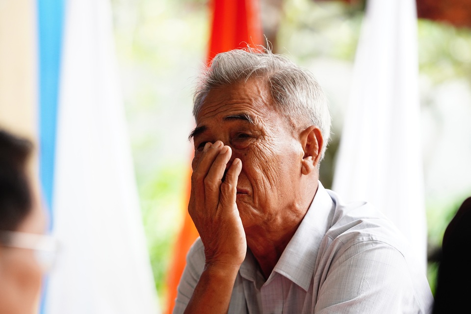 Xúc động lễ trao bằng Tổ quốc ghi công cho liệt sĩ Bộ đội Biên phòng - 2 Xúc động lễ trao bằng Tổ quốc ghi công cho liệt sĩ Bộ đội Biên phòng - 2