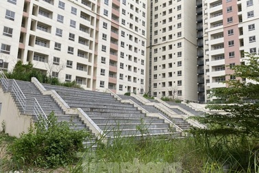 Xót xa chục ngàn căn hộ tái định cư bỏ không lãng phí ở Sài Gòn