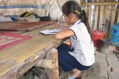 Nàng Trinh - cô học trò đặc biệt của tộc người B’râu 