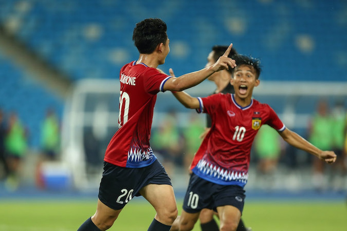 Báo Đông Nam Á: U23 Lào tiếp tục tạo ra cơn địa chấn ở giải khu vực - 1 Báo Đông Nam Á: U23 Lào tiếp tục tạo ra cơn địa chấn ở giải khu vực - 1