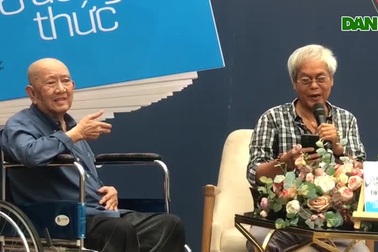 Mạc Can: "Tôi chỉ học tới lớp 3, cứ gọi tôi là nhà văn trên trời rơi xuống"