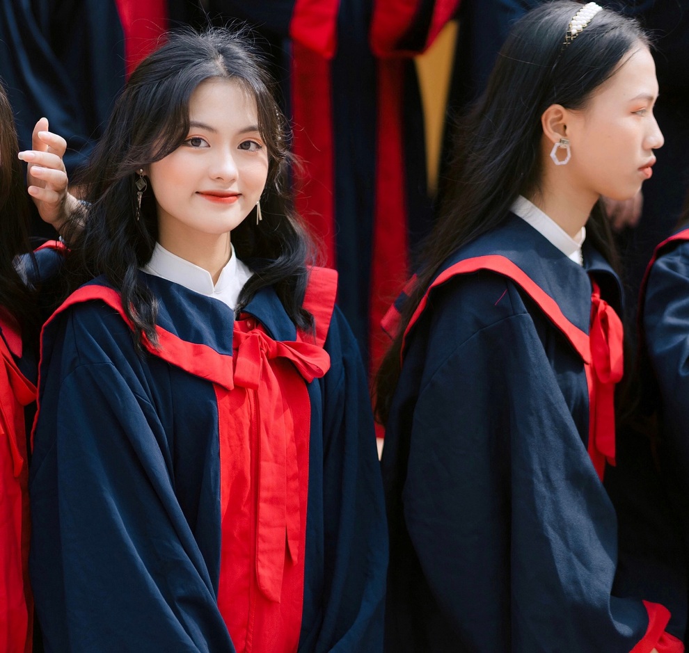 Khoảnh khắc ngày tốt nghiệp xinh lung linh của nữ sinh Bắc Giang - 4