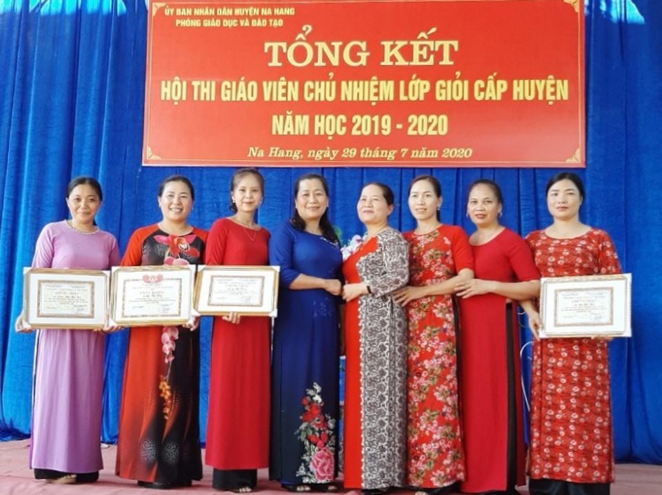 Cô giáo Tày tìm tòi, sáng tạo trong giảng dạy - 3 Cô giáo Tày tìm tòi, sáng tạo trong giảng dạy - 3
