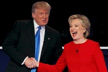 Tổng thống Trump "thách đấu" bà Clinton tái tranh cử