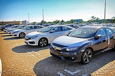 Vượt ải "khó nhằn": Ô tô nhập về Việt Nam giảm giá 25%